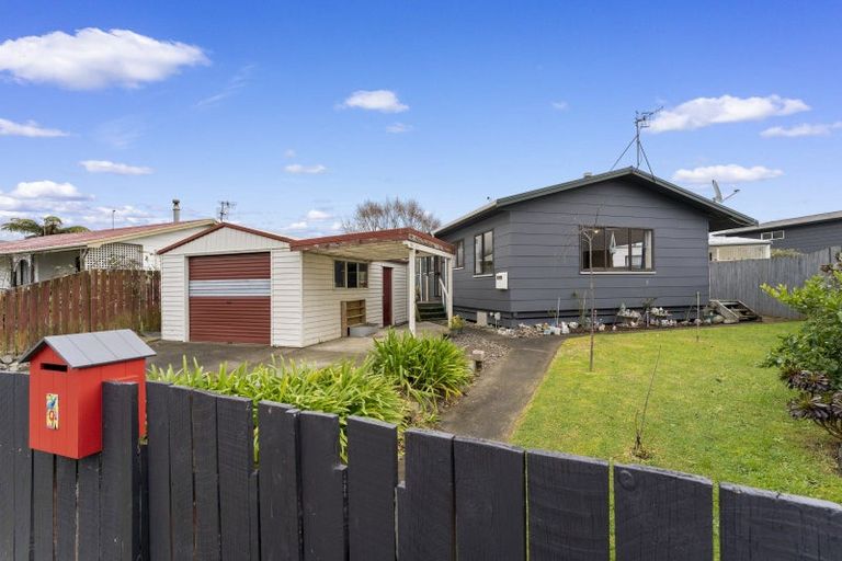 Photo of property in 9 Spackman Crescent, Paraparaumu, 5032