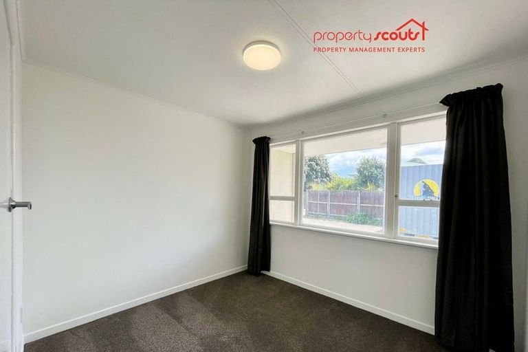 Photo of property in 4 Simons Street, Moturoa, New Plymouth, 4310