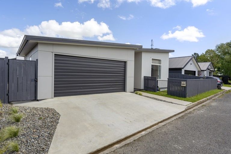 Photo of property in 5 Butler Place, Fitzherbert, Palmerston North, 4410