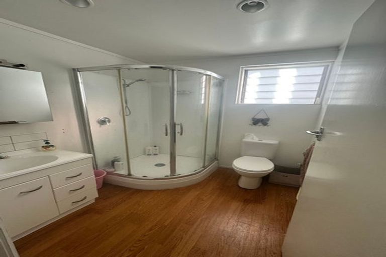 Photo of property in 44a Marine Parade, Mellons Bay, Auckland, 2014