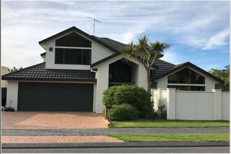 Photo of property in 11 Waterhouse Drive, Brooklyn, Wellington, 6021