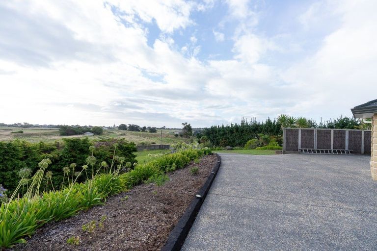 Photo of property in 55 Pukenamu Road, Te Horo, Otaki, 5581