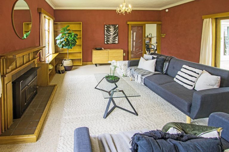 Photo of property in 16 Victoria Street, Carterton, 5713