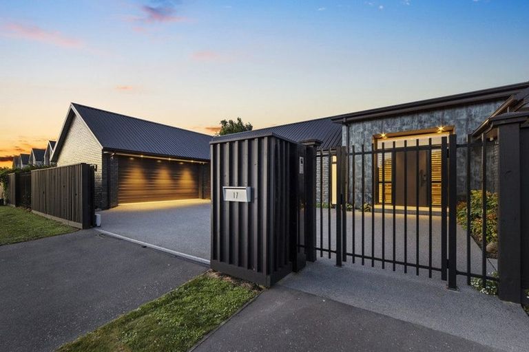 Photo of property in 17 Lees Road, Strowan, Christchurch, 8052