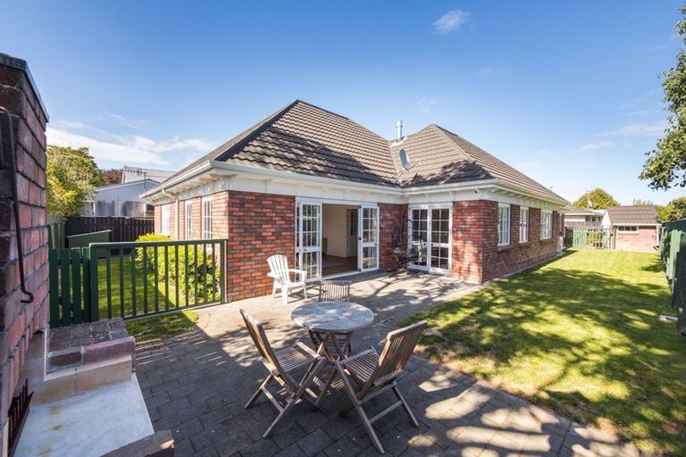 Photo of property in 6 Nicolas Lane, West End, Palmerston North, 4410