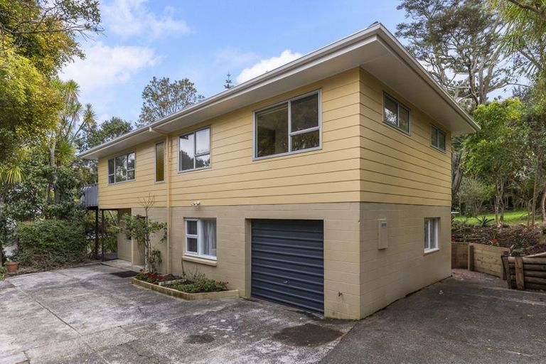 Photo of property in 1/21 Woodcote Drive, Glenfield, Auckland, 0629