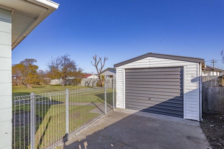 Photo of property in 6 Netley Place, Aranui, Christchurch, 8061