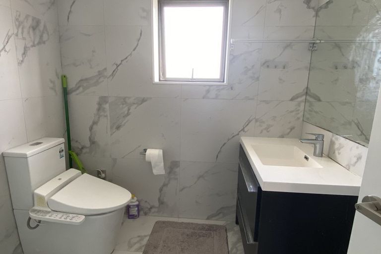 Photo of property in 1 Peony Mews, Oteha, Auckland, 0632