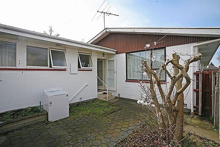 Photo of property in 2/28 Peer Street, Upper Riccarton, Christchurch, 8041