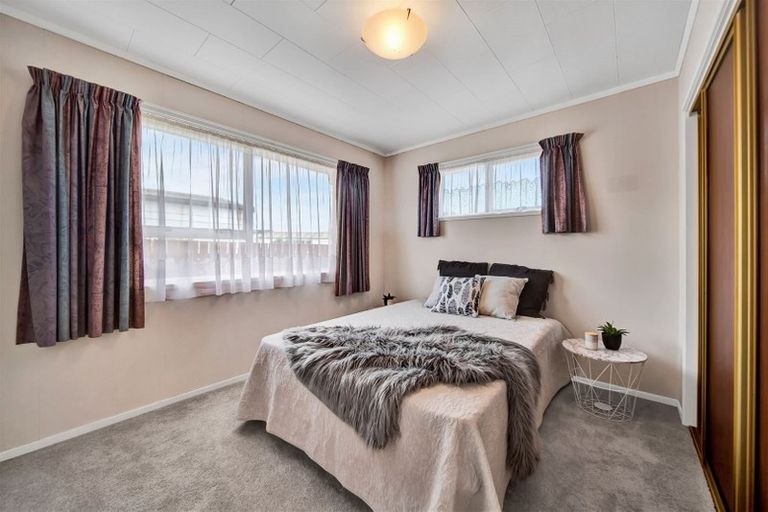 Photo of property in 12 Trimble Place, Bell Block, New Plymouth, 4312