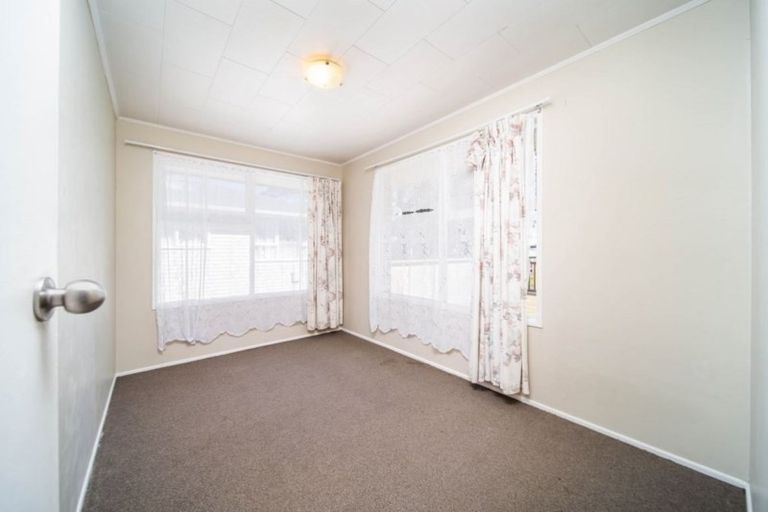 Photo of property in 10 Ben Lora Place, Mangere East, Auckland, 2024