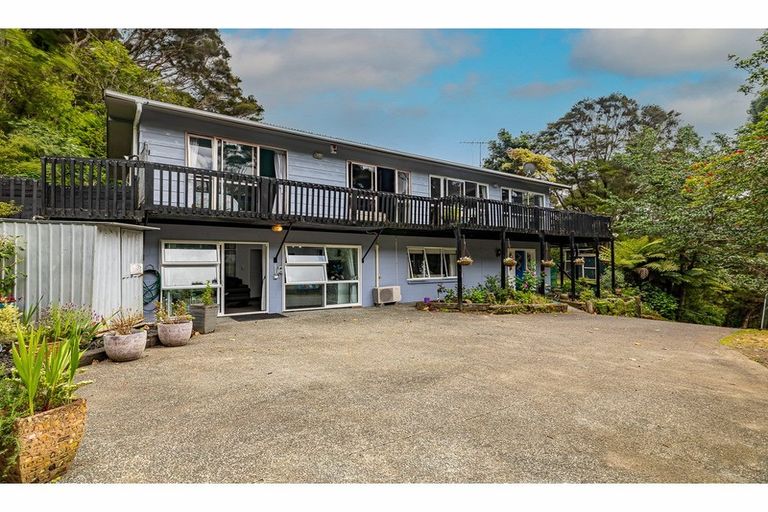 Photo of property in 42 Opanuku Road, Henderson Valley, Auckland, 0612