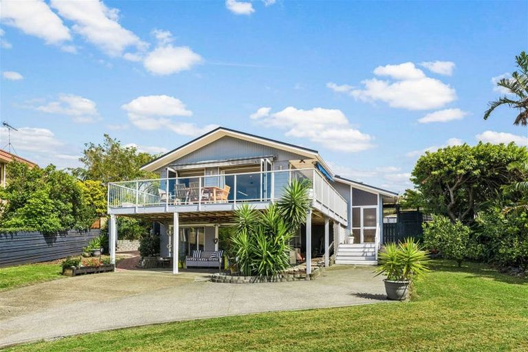 Photo of property in 6 Rakino Avenue, Manly, Whangaparaoa, 0930