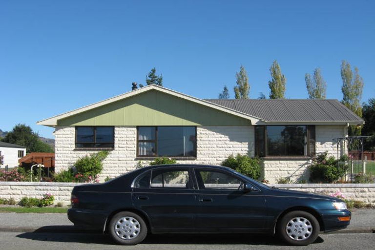 Photo of property in 27 Maude Street, Waimate, 7924