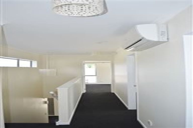 Photo of property in 33 Leighton Avenue, Waiwhetu, Lower Hutt, 5010