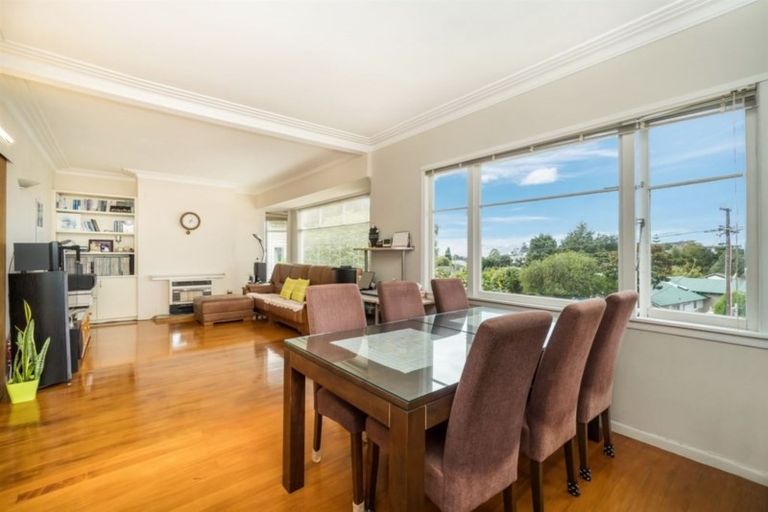 Photo of property in 1/3 Tui Glen Road, Birkenhead, Auckland, 0626