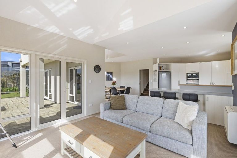 Photo of property in 10 Sampson Avenue, Waiwhakaiho, New Plymouth, 4312