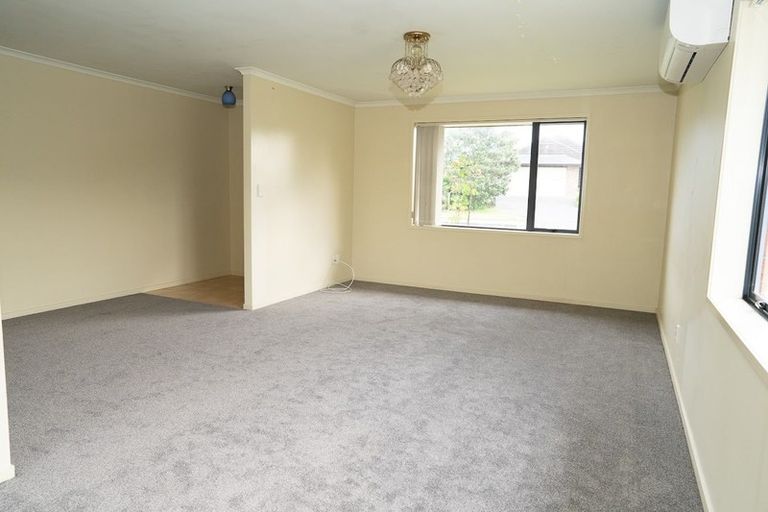 Photo of property in 22 Greig Place, Pukekohe, 2120