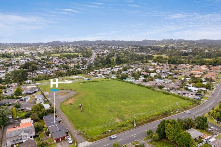 Photo of property in 130a Bruce Mclaren Road, Henderson, Auckland, 0612