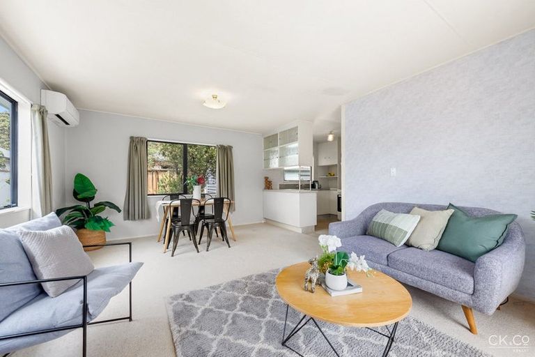 Photo of property in 2/11 Bauchop Road, Waterloo, Lower Hutt, 5011