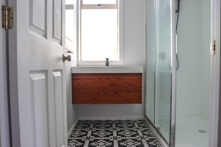 Photo of property in 47 Tuhikaramea Road, Dinsdale, Hamilton, 3204