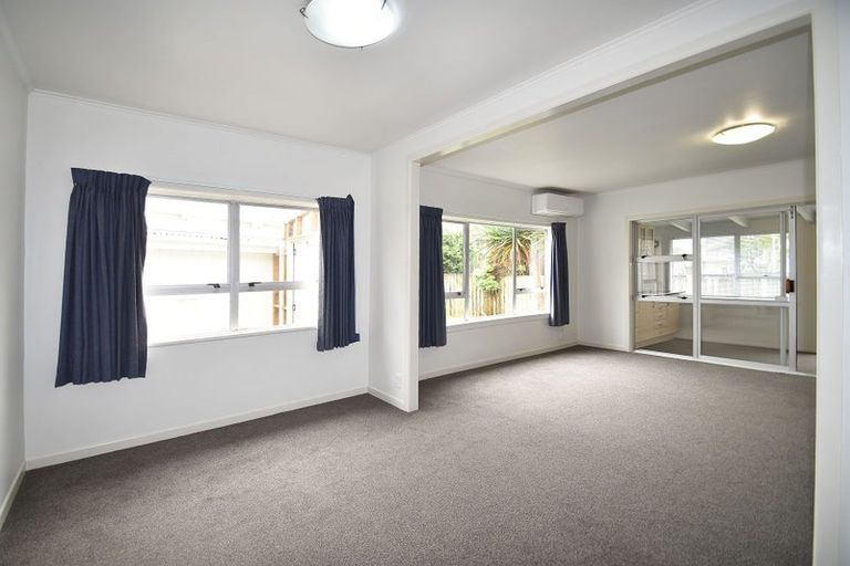 Photo of property in 13 Abel Tasman Avenue, Henderson, Auckland, 0610