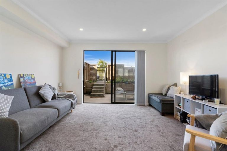 Photo of property in 10 Kiato Lane, Flat Bush, Auckland, 2019