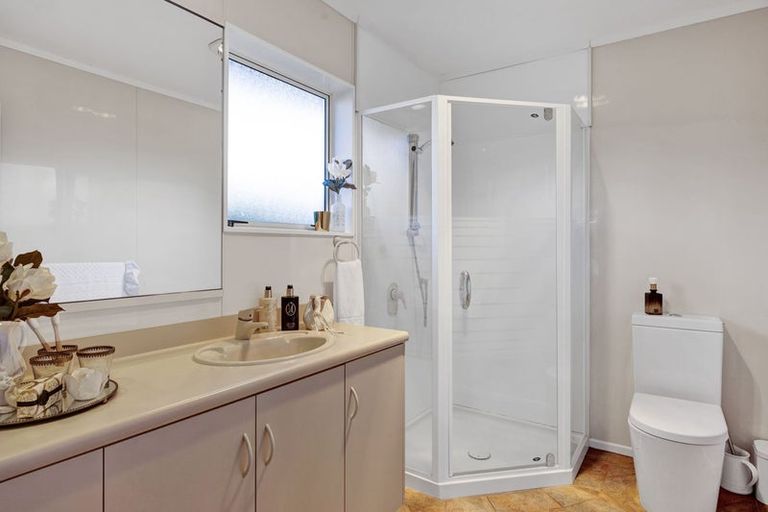 Photo of property in 6 Edna Wills Place, Hawera, 4610