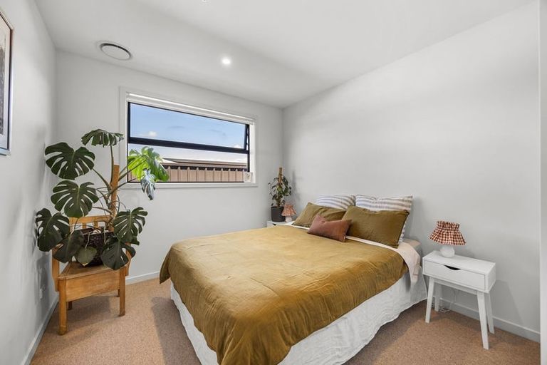 Photo of property in 16 Guthrie Street, Lake Hawea, 9382