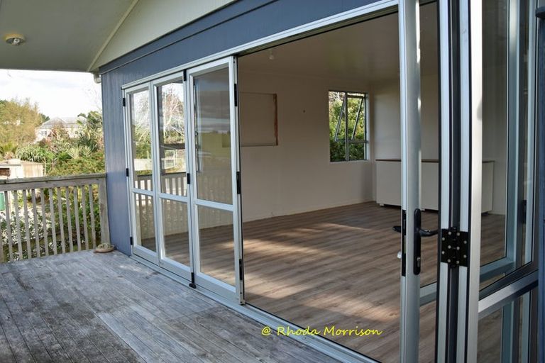 Photo of property in 8 Heaths Way, Pahi, Paparoa, 0571