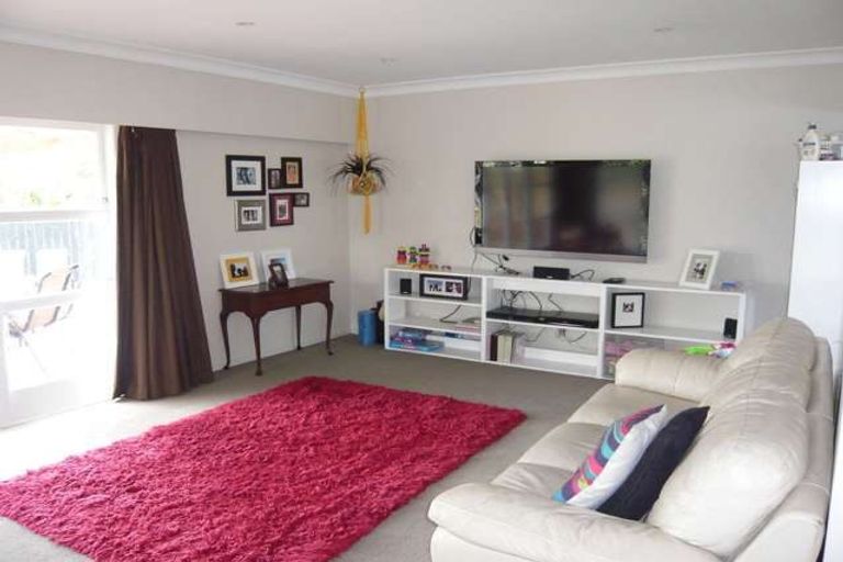 Photo of property in 22 Montmere Avenue, Te Atatu Peninsula, Auckland, 0610