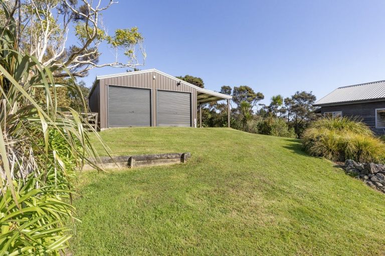 Photo of property in 457 Kiwitahi Road, Helensville, 0875
