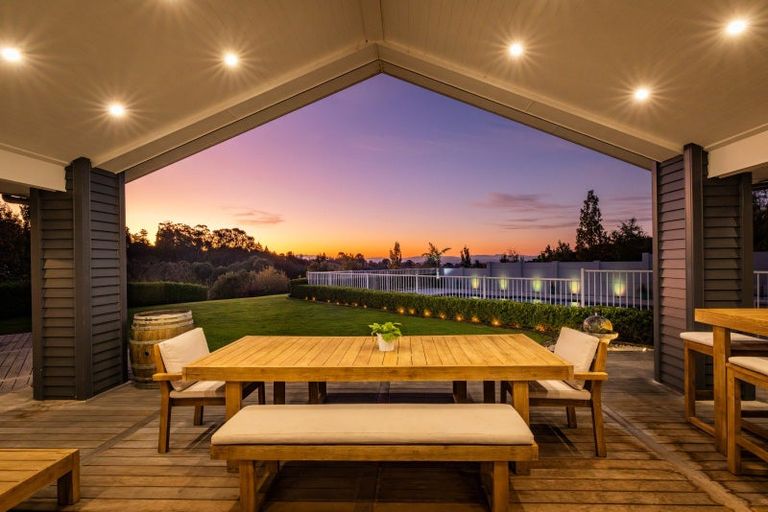 Photo of property in 12 Spur Road, Havelock North, 4130