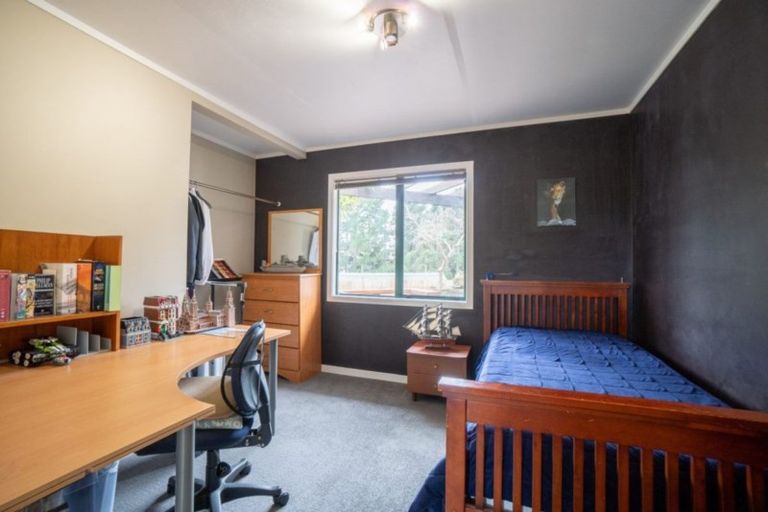 Photo of property in 39 Springdale Grove, Fitzherbert, Palmerston North, 4410