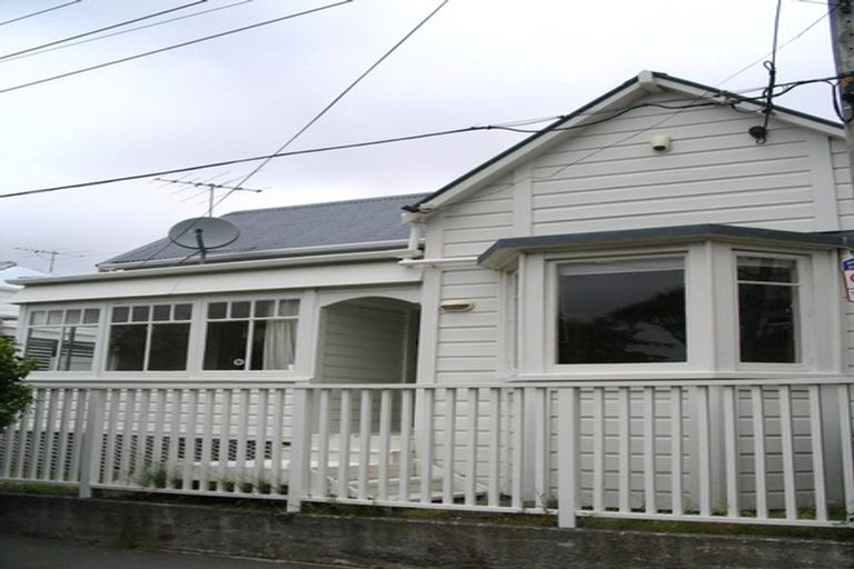 Photo of property in 1 Tainui Terrace, Mount Cook, Wellington, 6021