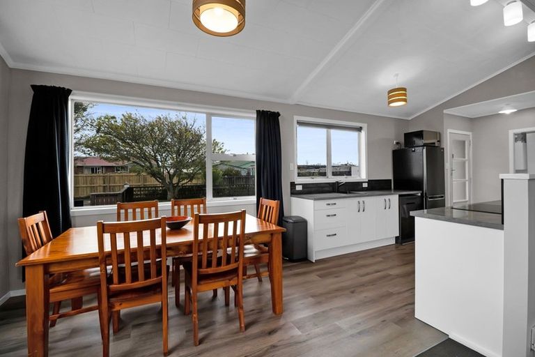 Photo of property in 10 Karaka Street, Inglewood, 4330