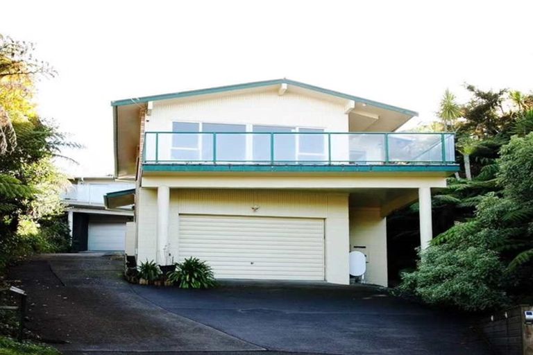 Photo of property in 1/23 Parr Terrace, Castor Bay, Auckland, 0620