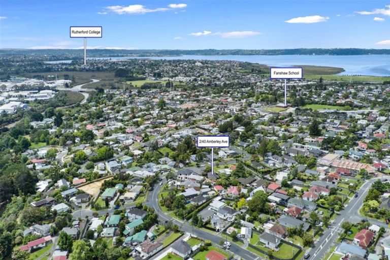 Photo of property in 2/40 Amberley Avenue, Te Atatu South, Auckland, 0610