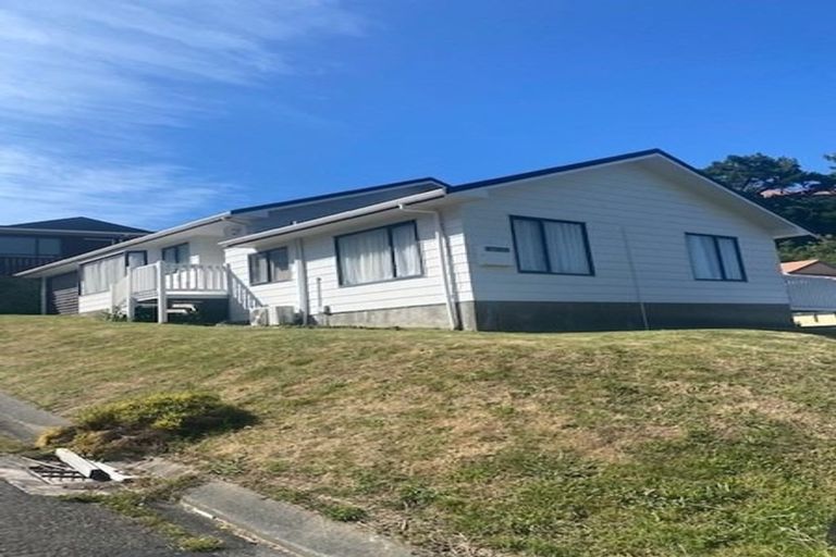 Photo of property in 2 Dennis Way, Island Bay, Wellington, 6023