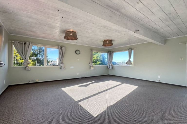Photo of property in 38 Wyoming Avenue, Murrays Bay, Auckland, 0630
