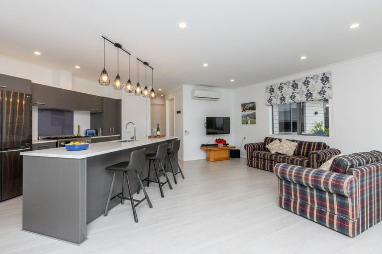 Photo of property in 7 Whakatomo Place, Havelock North, 4130