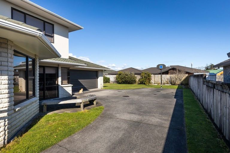 Photo of property in 167 Heta Road, Highlands Park, New Plymouth, 4312