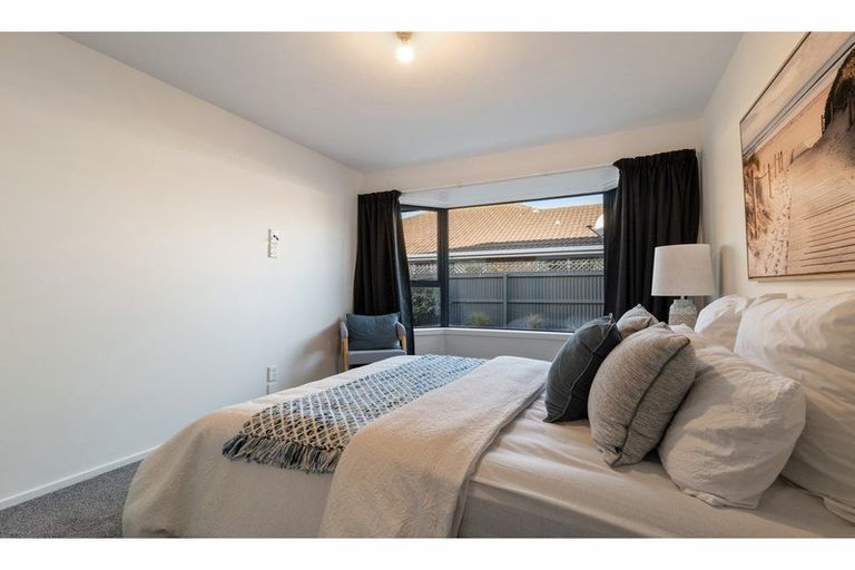 Photo of property in 2/69 Tyrone Street, Belfast, Christchurch, 8051