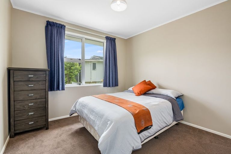 Photo of property in 8a Florio Terrace, Tawa, Wellington, 5028