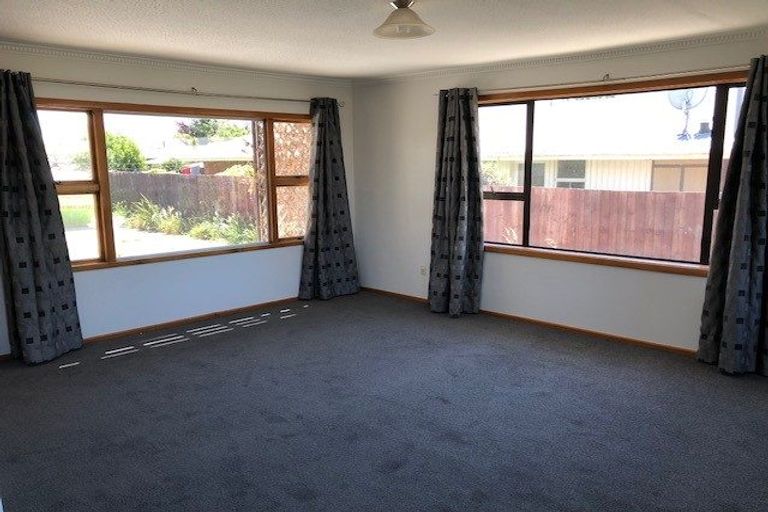Photo of property in 11 Eglinton Street, Avondale, Christchurch, 8061
