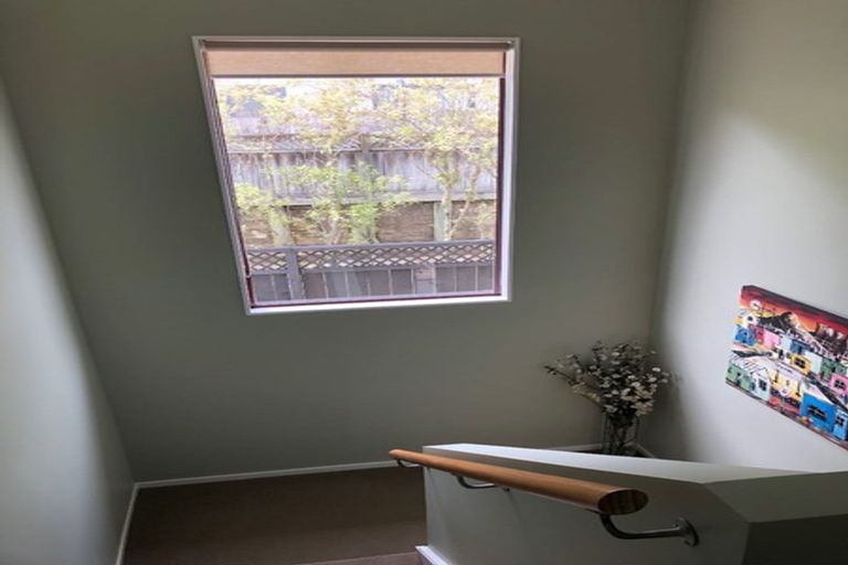 Photo of property in 2/30 Roanoke Way, Albany, Auckland, 0632