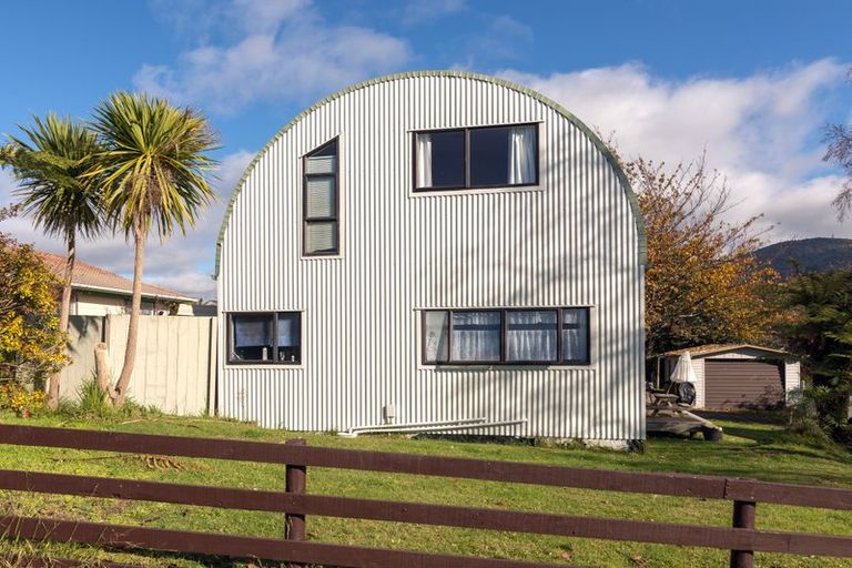 Photo of property in 6 Rinaha Place, Koutu, Rotorua, 3010