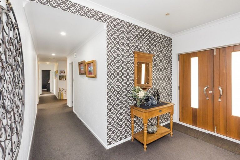 Photo of property in 3 Brooklyn Heights Drive, Kelvin Grove, Palmerston North, 4414