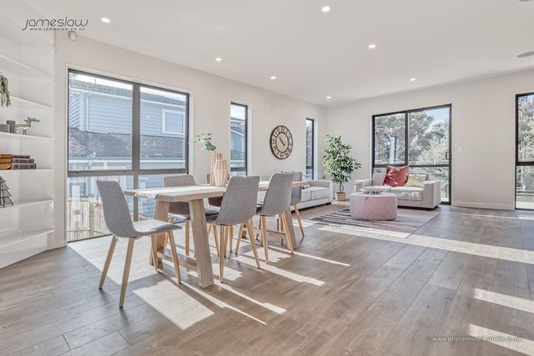 Photo of property in 52 Blacks Road, Greenhithe, Auckland, 0632