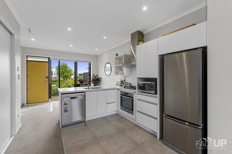 Photo of property in 18 Walter Merton Road, Hobsonville, Auckland, 0616